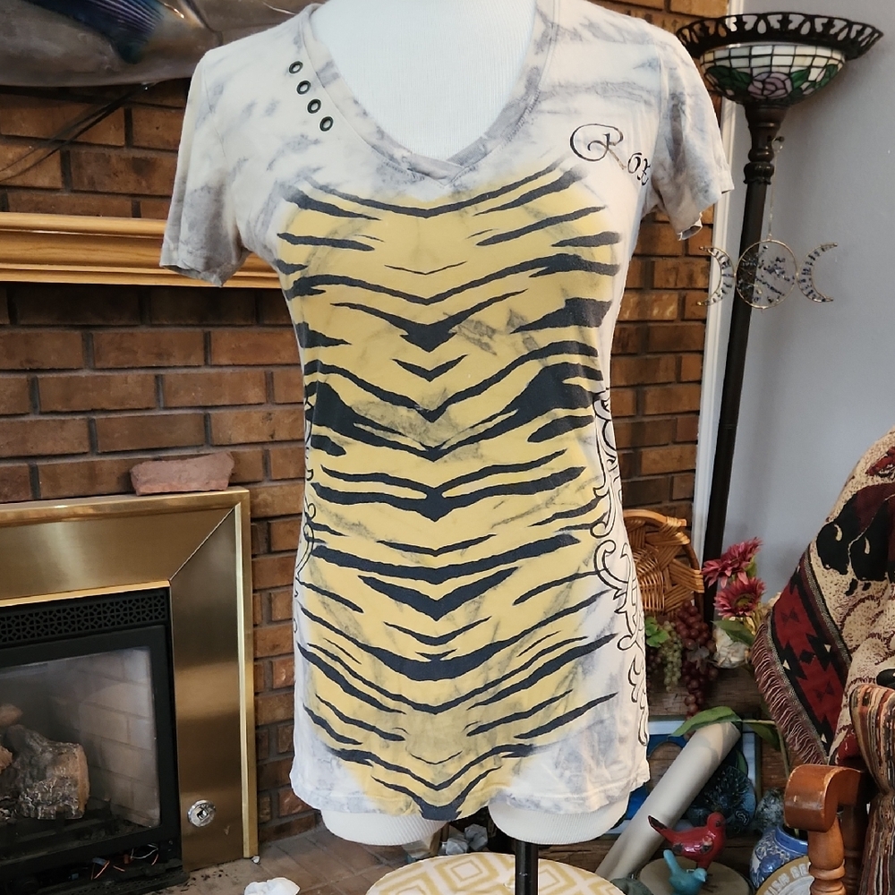 Women's Yellow and Black Tiger Print V-Neck Top Sugar & Rox Size Medium Tribal